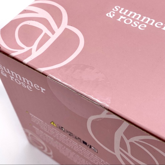 NIB Summer & Rose Enchanting Evergreen Candle - Picture 8 of 9